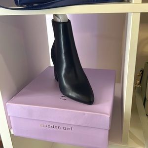 Women’s while Ankle Boots